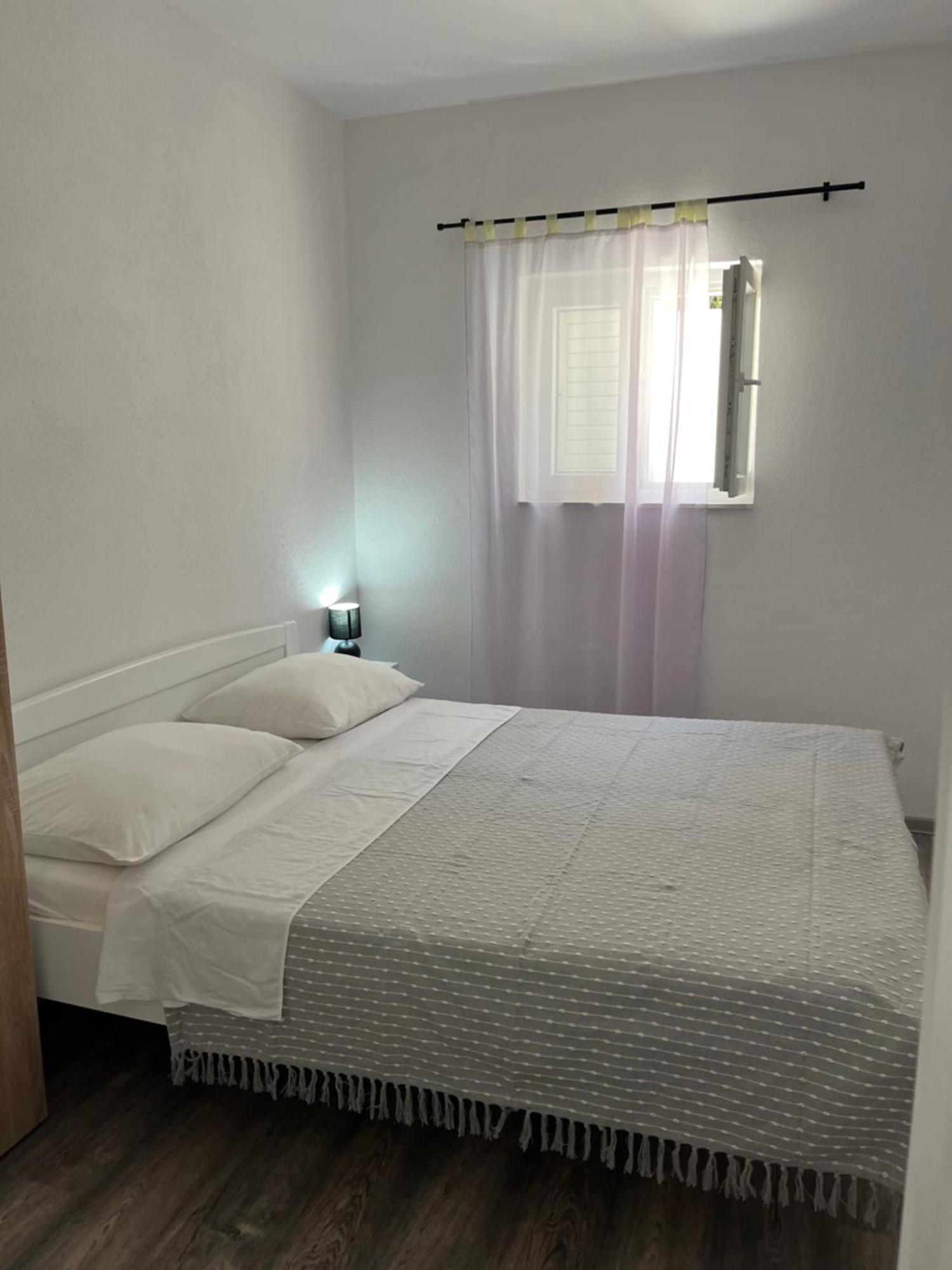 Apartment Makarska M&I, Free Private Parking Экстерьер фото