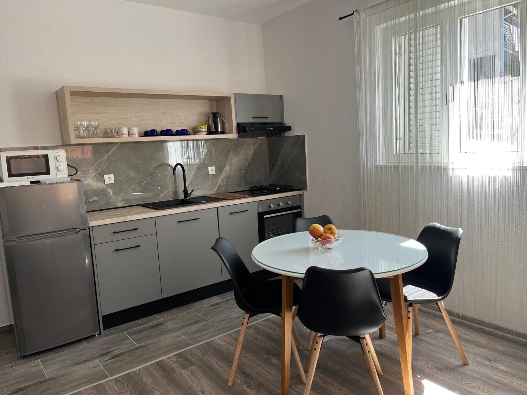 Apartment Makarska M&I, Free Private Parking Экстерьер фото
