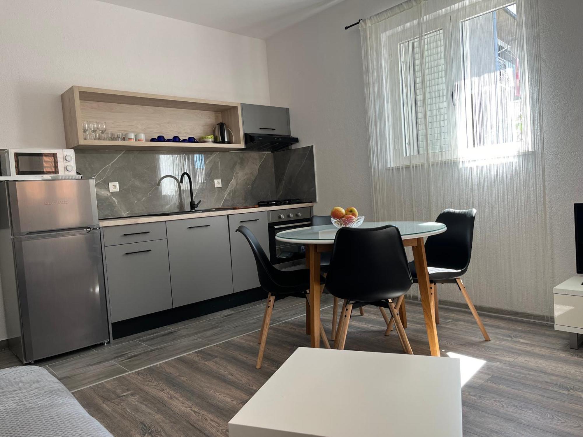 Apartment Makarska M&I, Free Private Parking Экстерьер фото