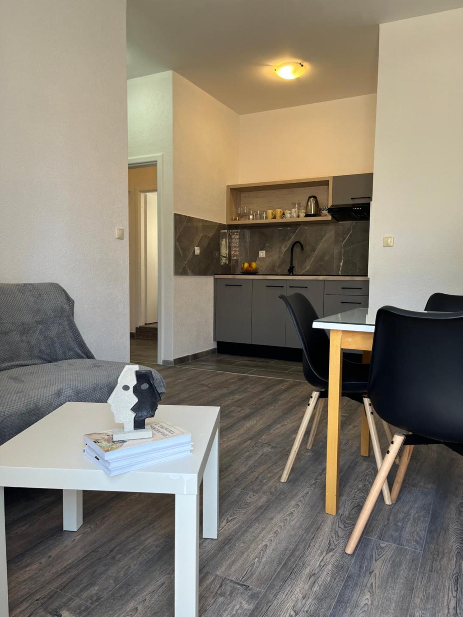 Apartment Makarska M&I, Free Private Parking Экстерьер фото
