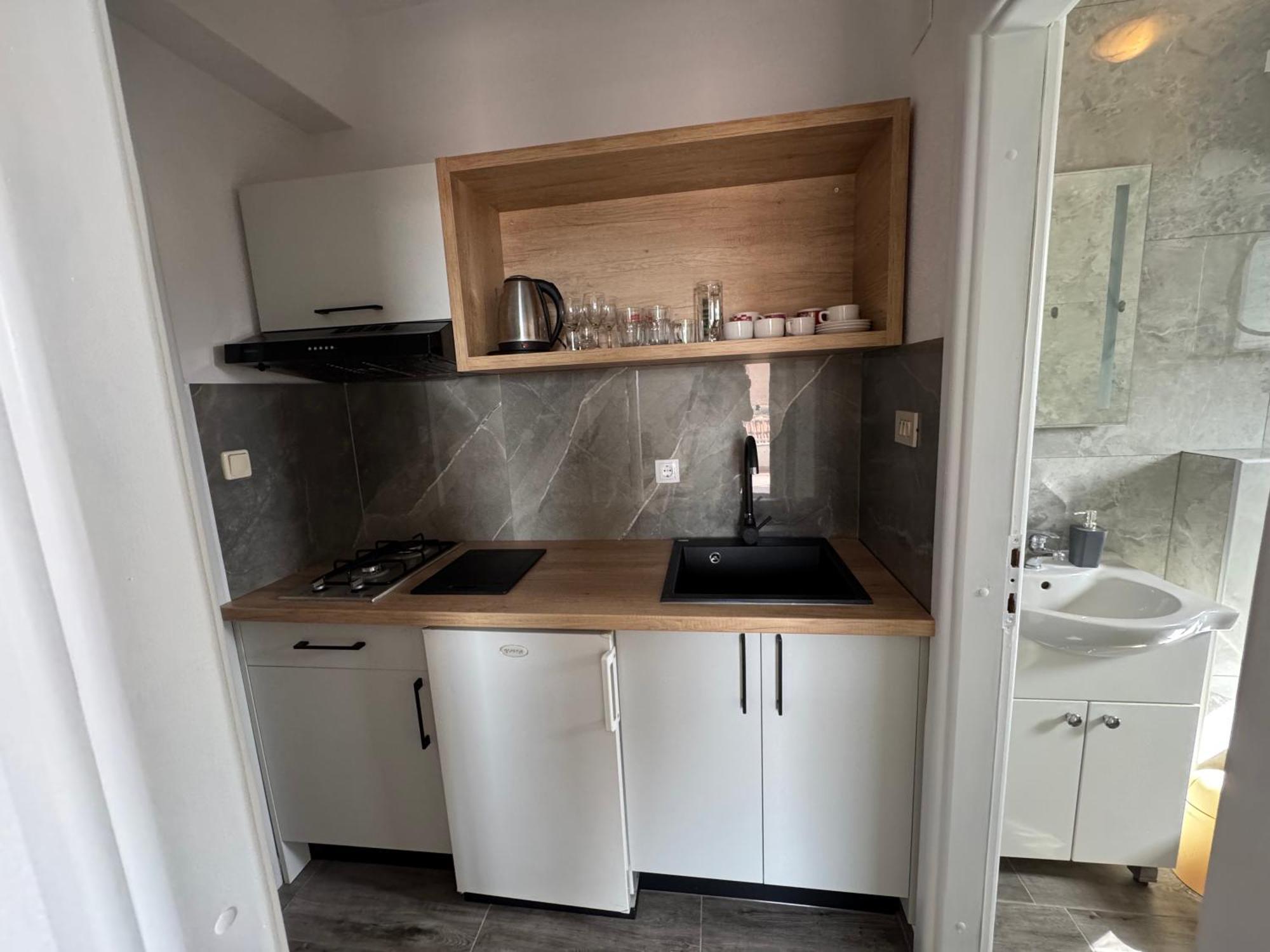 Apartment Makarska M&I, Free Private Parking Экстерьер фото